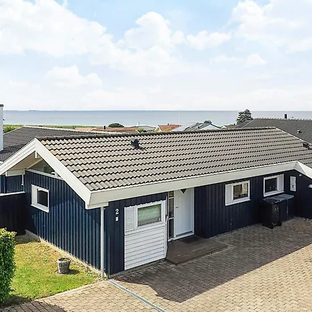 6 Person In Karrebaeksminde-by Traum *