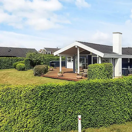 6 Person In Karrebaeksminde-by Traum *