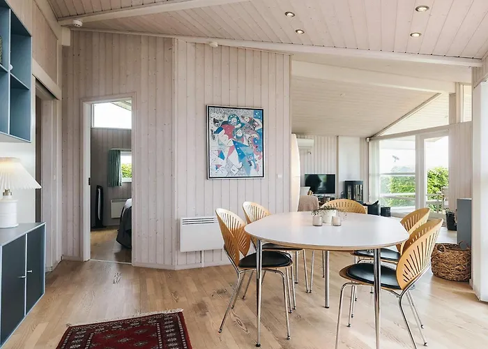 6 Person In Karrebaeksminde-by Traum
