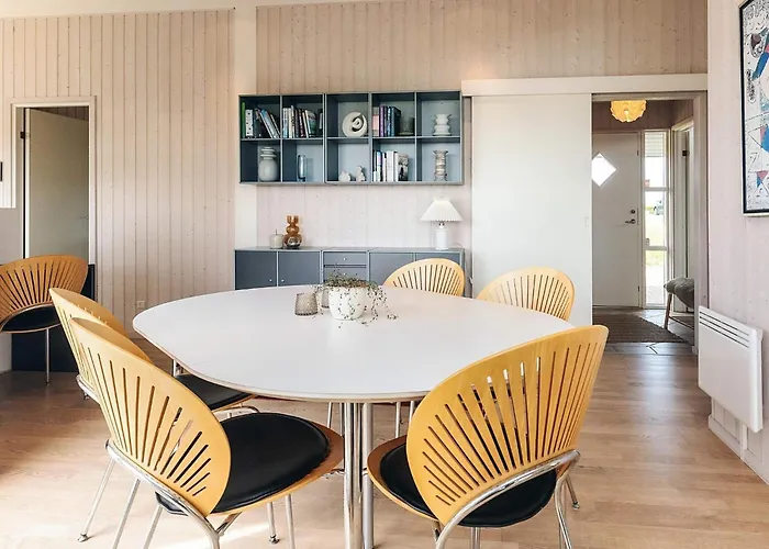 6 Person In Karrebaeksminde-by Traum *